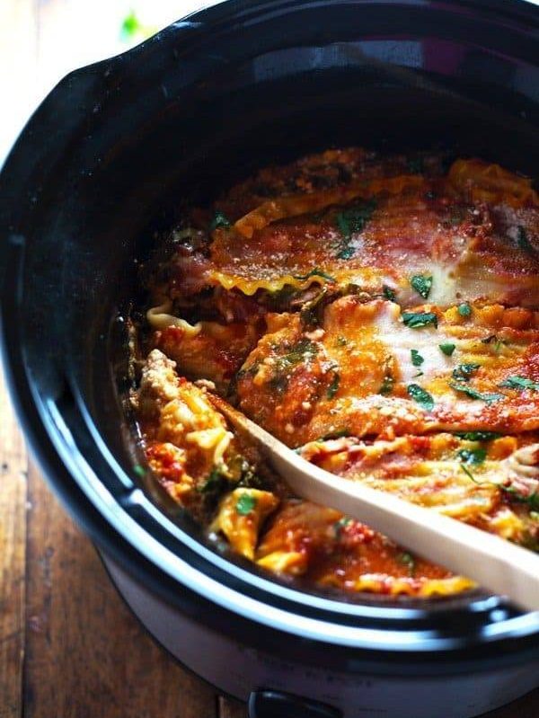 Super Easy Skinny Veggie Crockpot Lasagna - a handful of simple ingredients for a healthy family dinner. | https://health-better.today